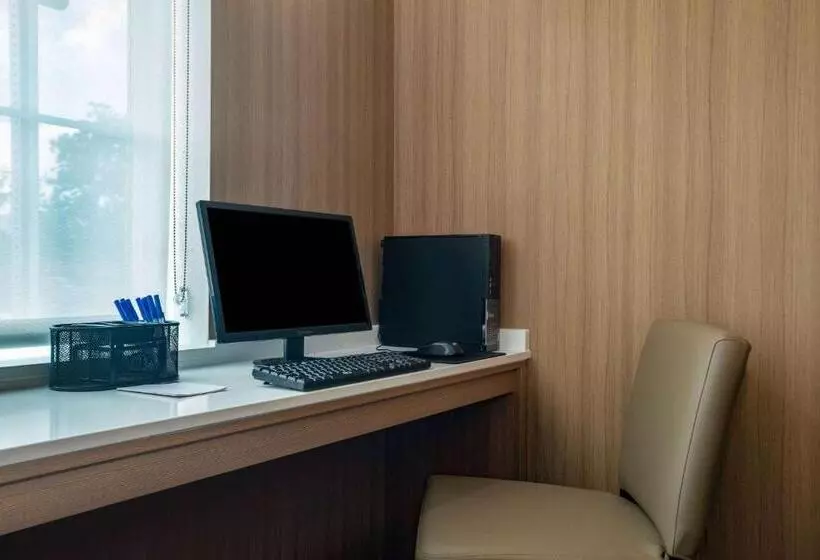 Microtel Inn & Suites By Wyndham Liberty Ne Kansas City Area