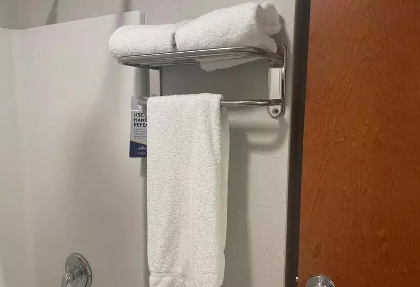 Microtel Inn & Suites By Wyndham Liberty Ne Kansas City Area