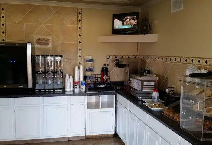 모텔 Hill Country Inn