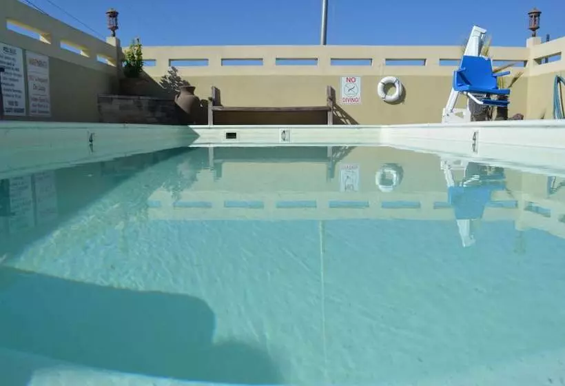 모텔 Hill Country Inn