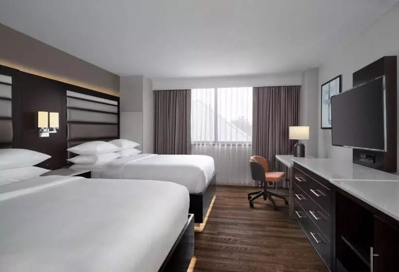 Delta Hotels By Marriott Jacksonville Deerwood