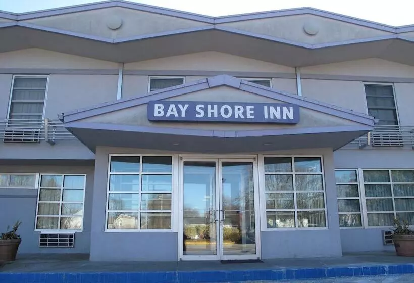 فندق Bay Shore Inn