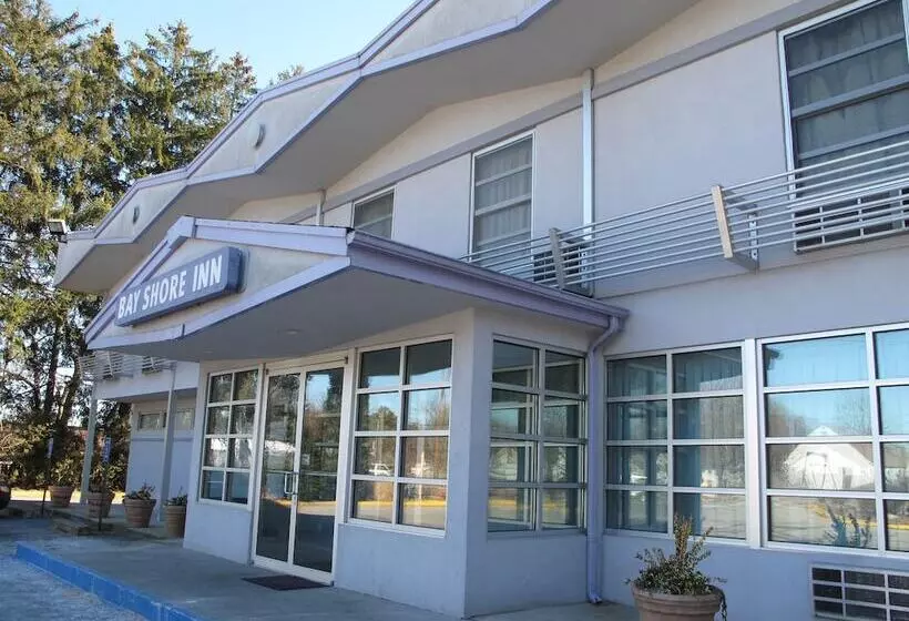 فندق Bay Shore Inn