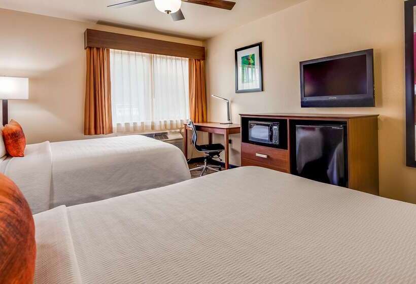 فندق Best Western Pineywoods Inn