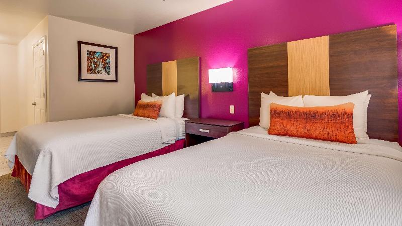 فندق Best Western Pineywoods Inn