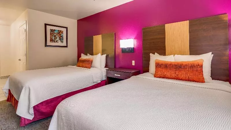 فندق Best Western Pineywoods Inn