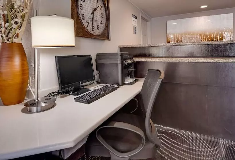 בית מלון כפרי Best War Bonnet Inn