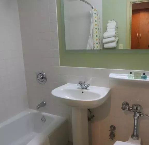 Отель Carleton Of Oak Park