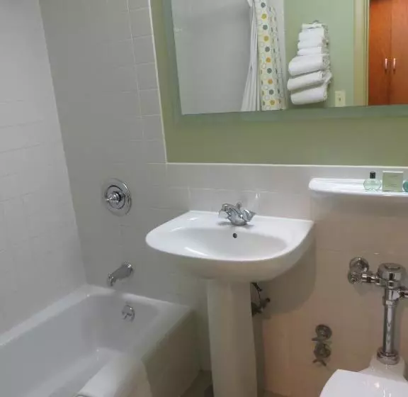 Отель Carleton Of Oak Park