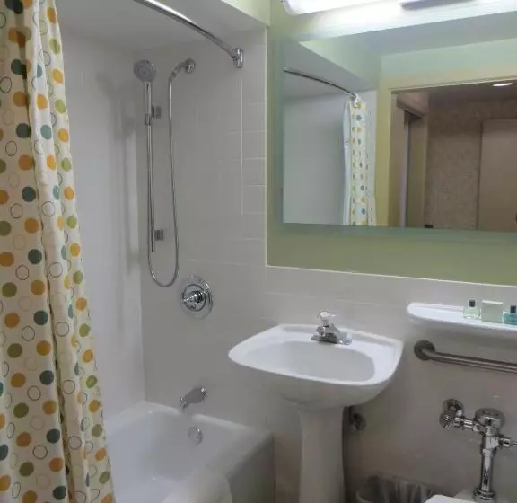 Отель Carleton Of Oak Park