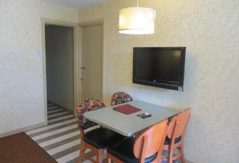 Отель Carleton Of Oak Park