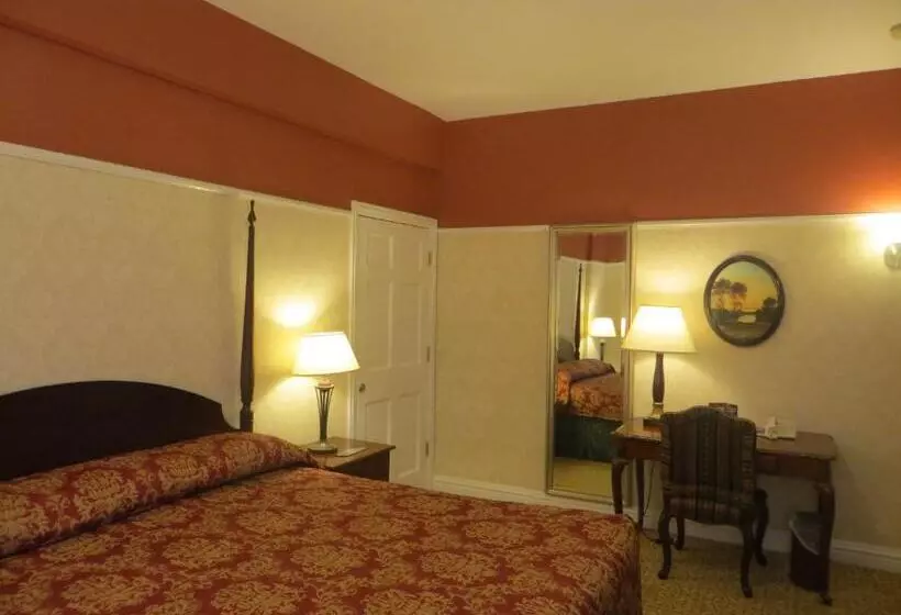 Отель Carleton Of Oak Park