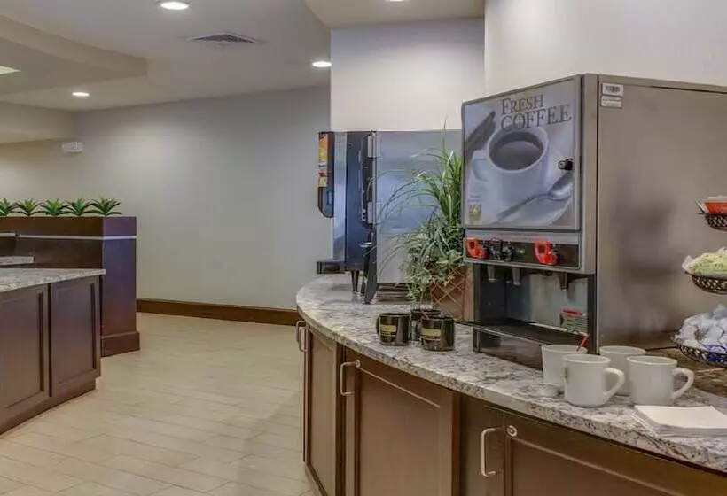 Club Hotel Nashville Inn & Suites