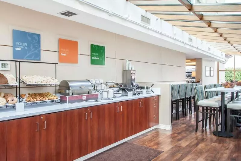 酒店 Comfort Inn & Suites Sea Tac Airport