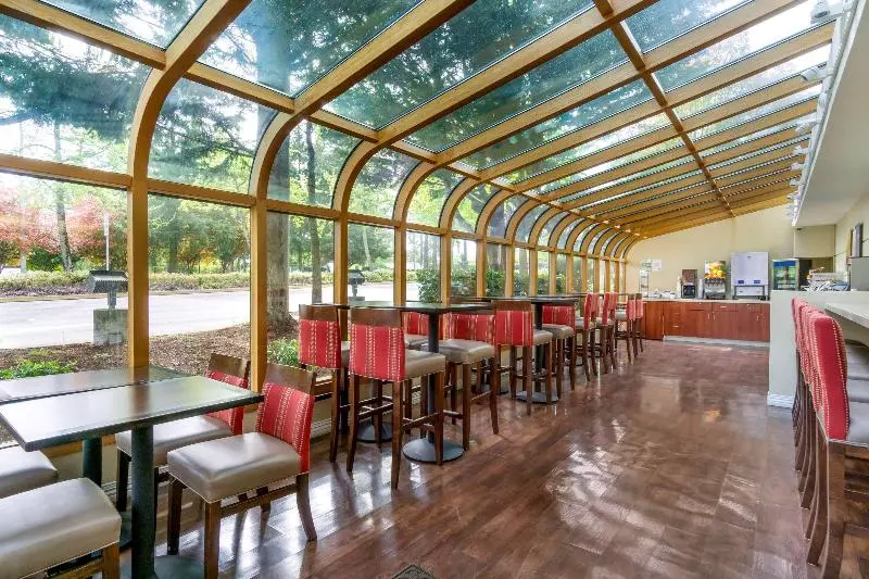 酒店 Comfort Inn & Suites Sea Tac Airport