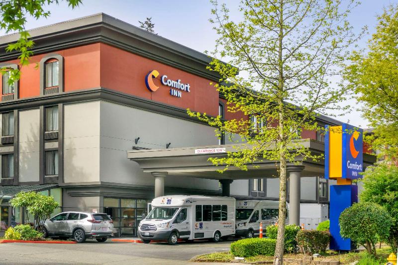 هتل Comfort Inn & Suites Sea Tac Airport