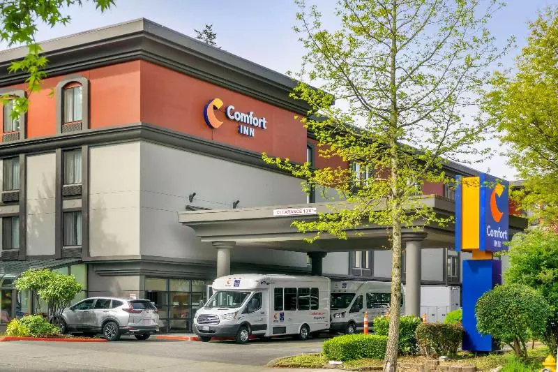 酒店 Comfort Inn & Suites Sea Tac Airport
