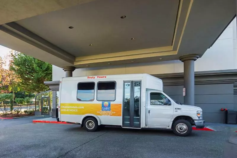 酒店 Comfort Inn & Suites Sea Tac Airport
