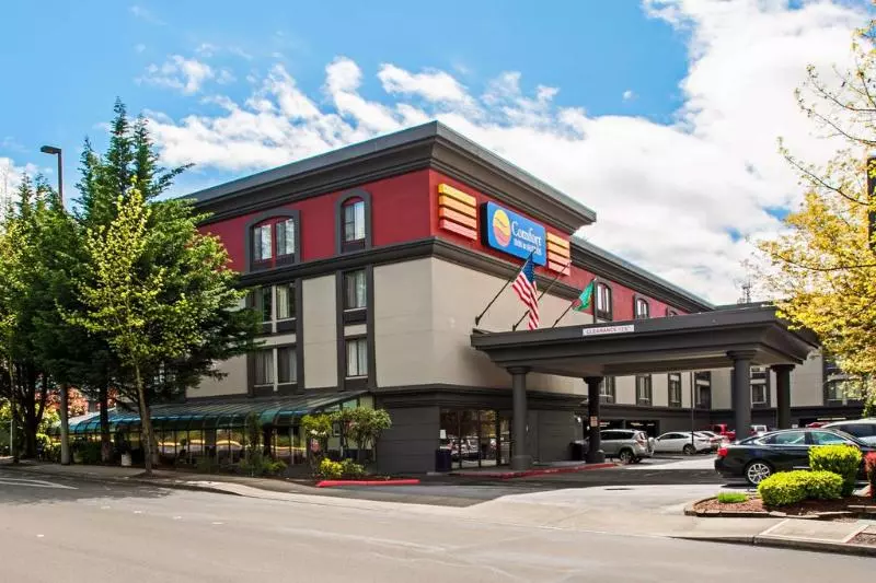 酒店 Comfort Inn & Suites Sea Tac Airport