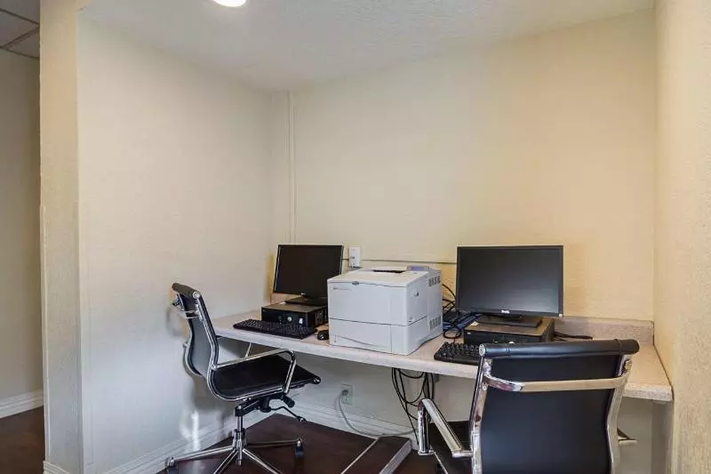 酒店 Comfort Inn & Suites Sea Tac Airport