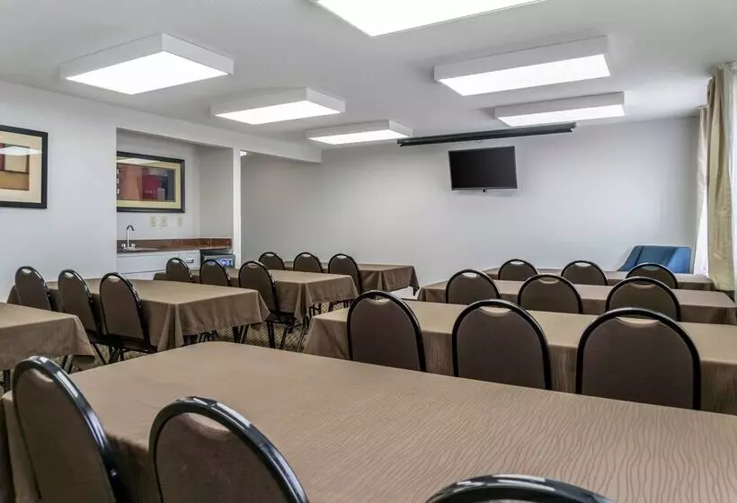 호텔 Comfort Inn East