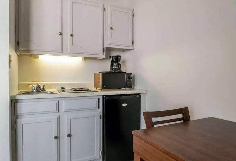 호텔 Comfort Inn East