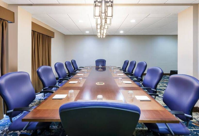 هتل Crowne Plaza Columbus North Worthington, An Ihg