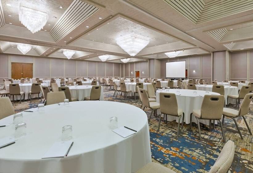 هتل Crowne Plaza Columbus North Worthington, An Ihg