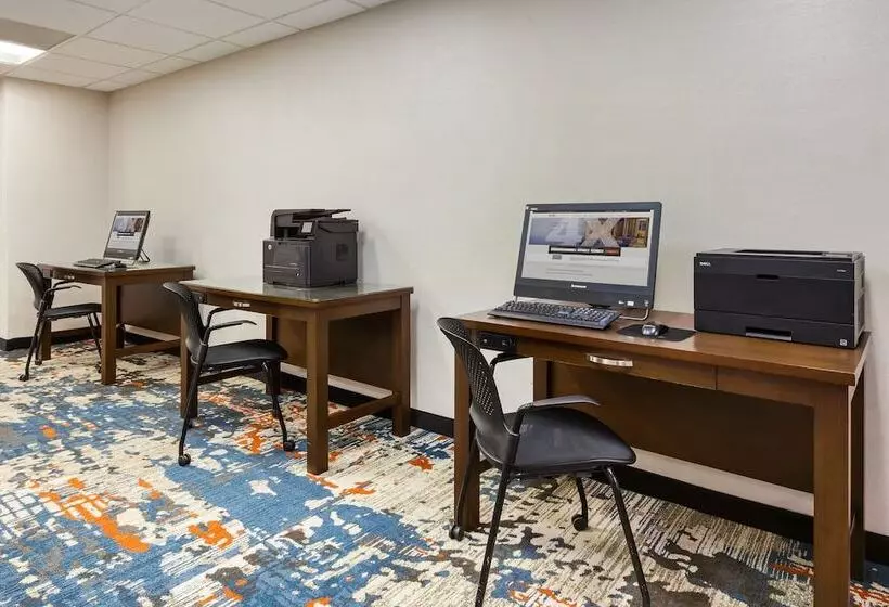 ホテル Crowne Plaza Columbus North   Worthington, An Ihg