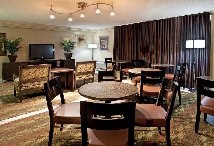 ホテル Crowne Plaza Columbus North   Worthington, An Ihg
