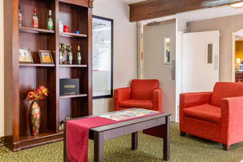 Отель Econo Lodge Burlington I40