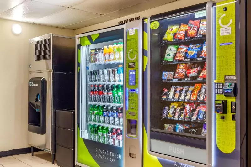 Отель Econo Lodge Burlington I40