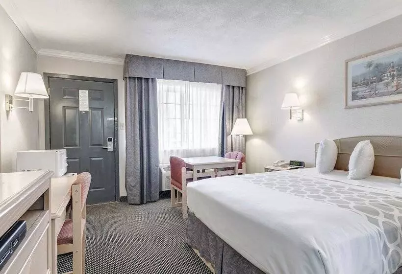 فندق Econo Lodge Van Horn