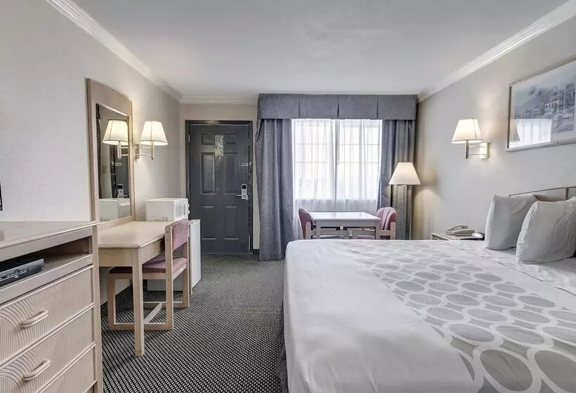 فندق Econo Lodge Van Horn