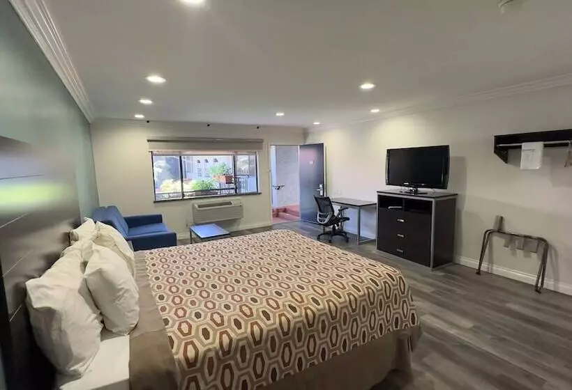 Отель Garden Inn And Suites Glendora