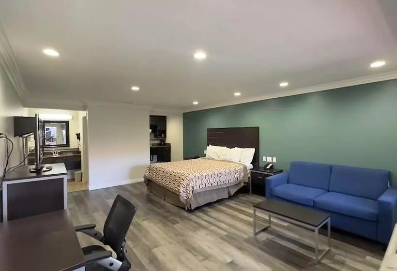 Отель Garden Inn And Suites Glendora