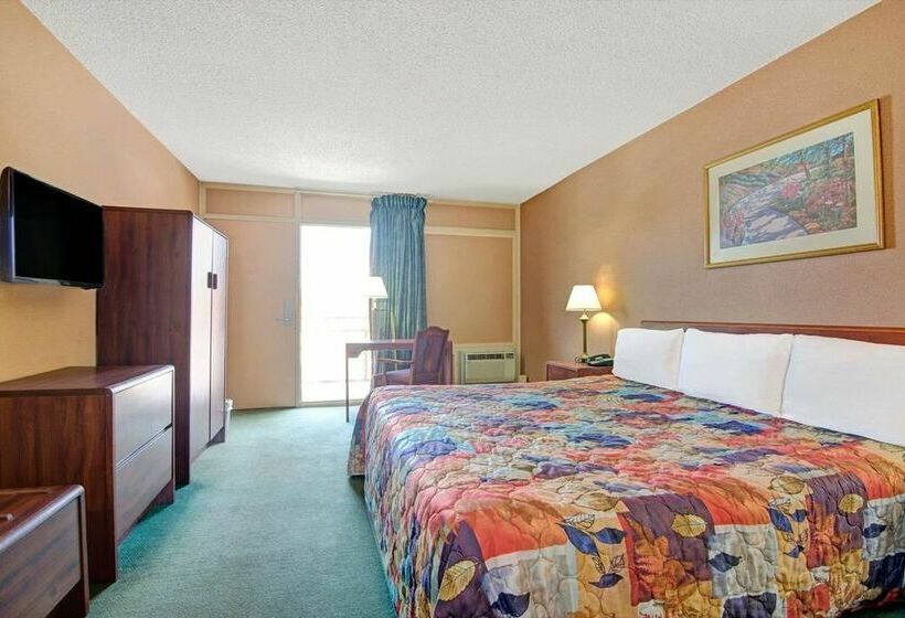 هتل Knights Inn Wheeling