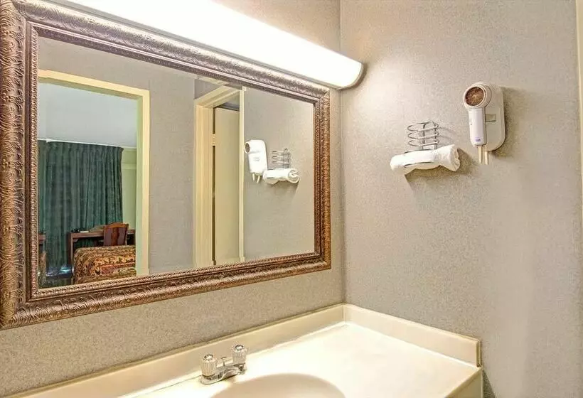 Hotel Knights Inn Wheeling