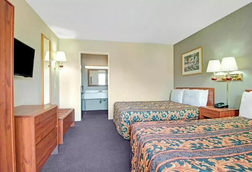 Hotel Knights Inn Wheeling