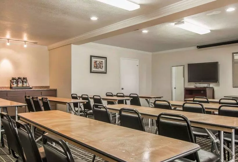 فندق Quality Inn Temecula Valley Wine Country