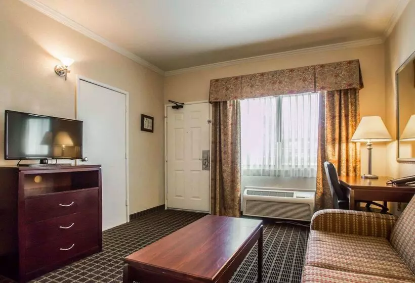 فندق Quality Inn Temecula Valley Wine Country