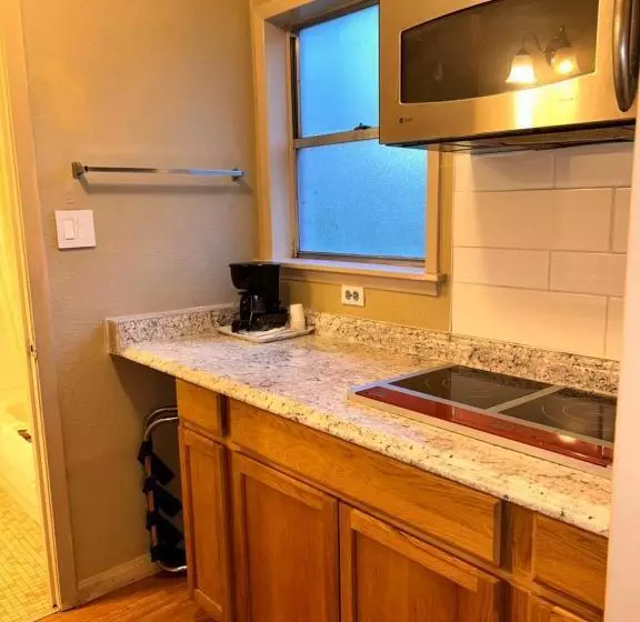 호텔 River Forest Inn