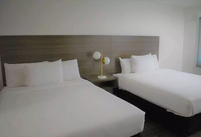 Hotelli Signature Anaheim Maingate