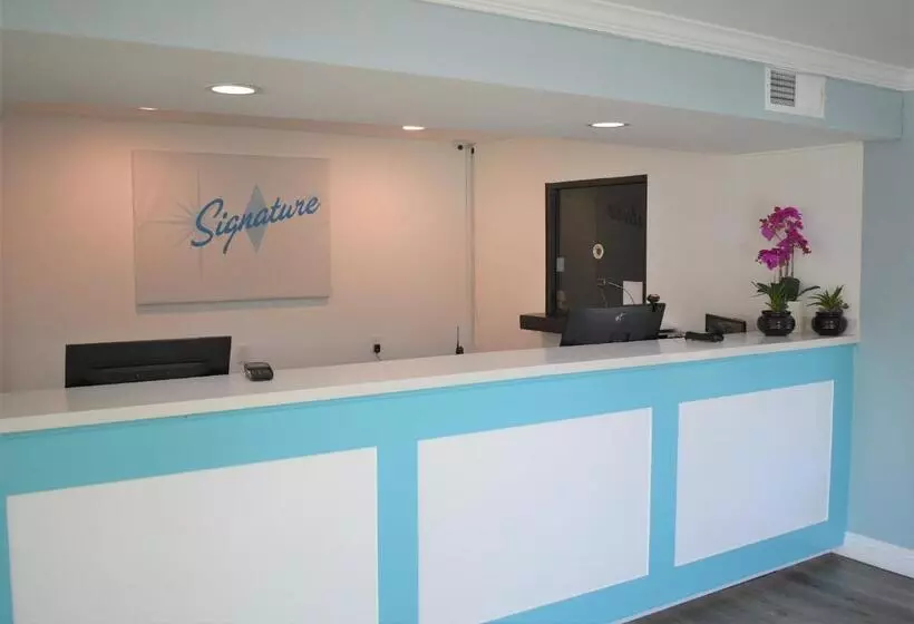 Hotelli Signature Anaheim Maingate