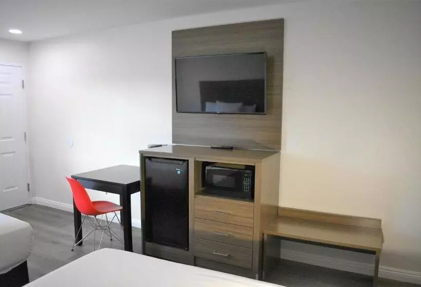 Hotelli Signature Anaheim Maingate