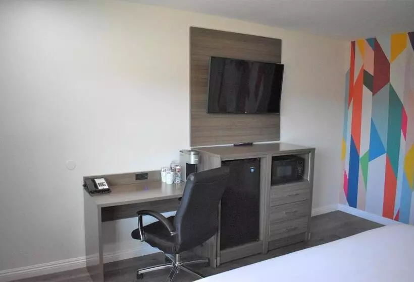 Hotelli Signature Anaheim Maingate