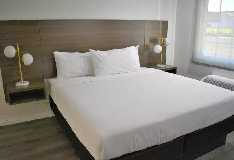 Hotelli Signature Anaheim Maingate