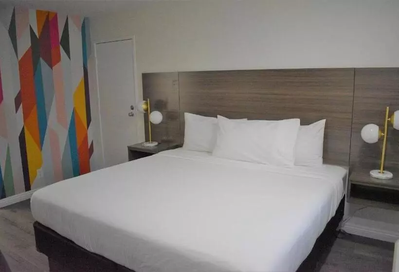 Hotelli Signature Anaheim Maingate