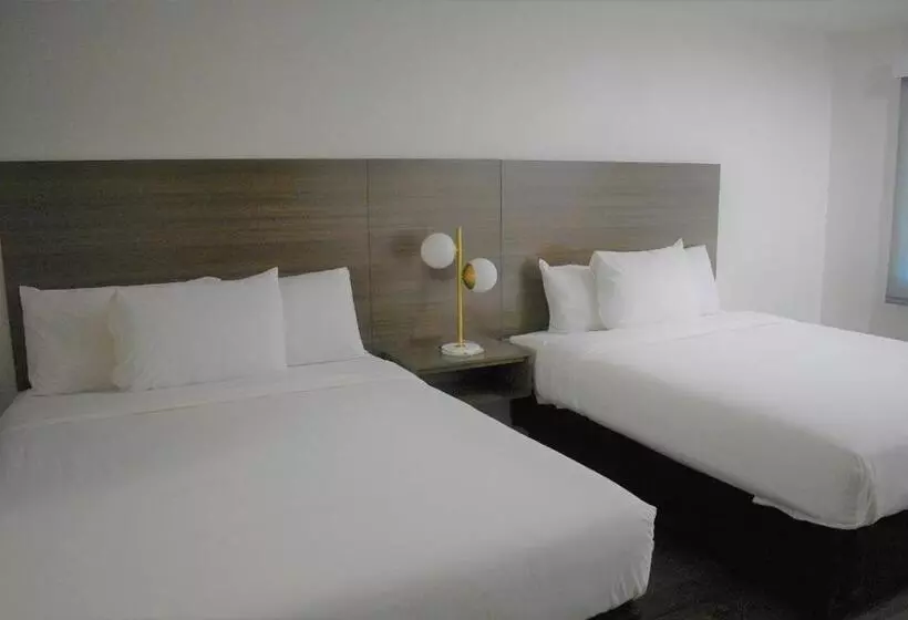 Hotelli Signature Anaheim Maingate