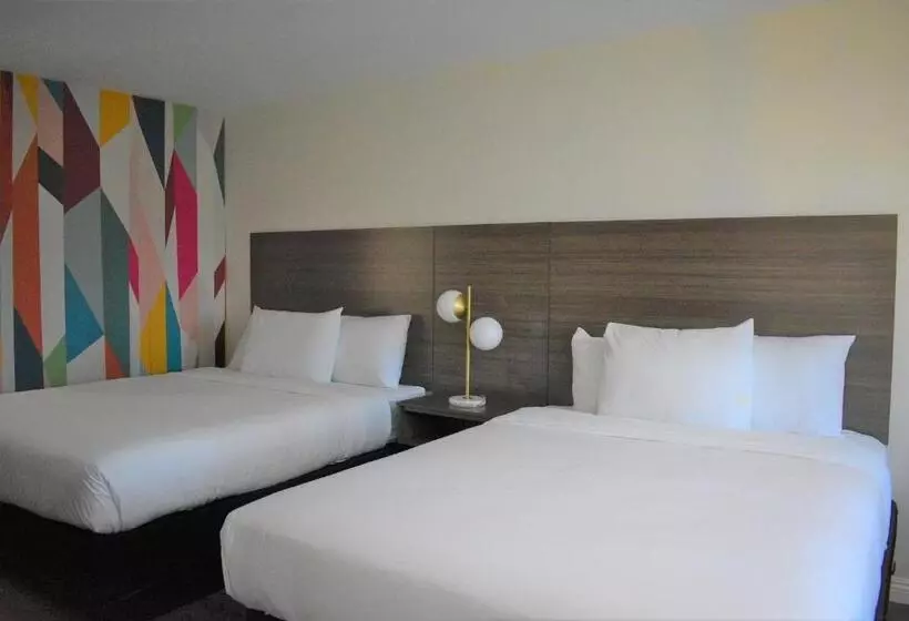Hotelli Signature Anaheim Maingate